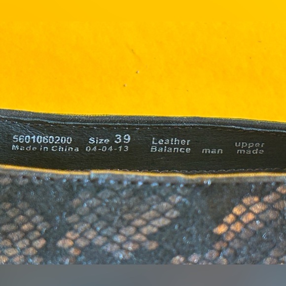 Dansko Vintage Olivia Black and Metalic Gold/Bronze Patterned Loafers 1” Heel - Picture 8 of 12